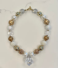 Load image into Gallery viewer, Lovely Gold &amp; Pearl Set
